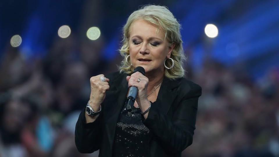 Schlager-Ikone Nicole sagt Silbereisens „Silvester-Schlagerbooom“ ab