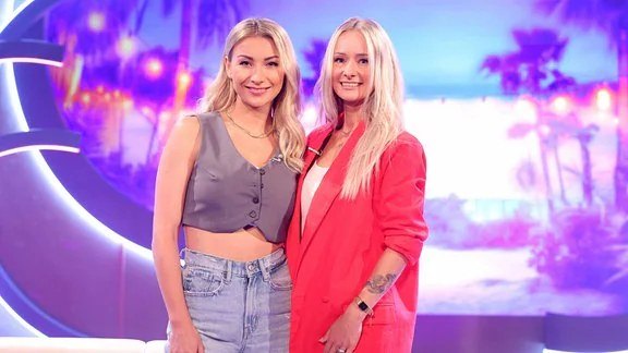 Anna-Carina Woitschack bei Christin Stark