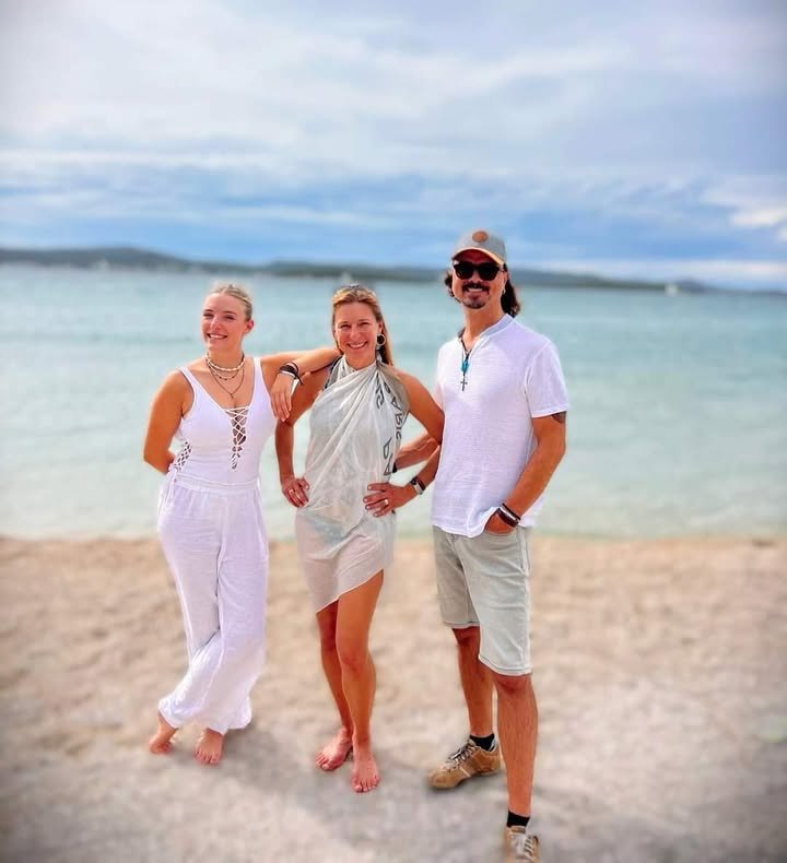 Schöne Grüße aus dem Sommerurlaub aus Kroatien schicken euch Stefanie Hertel, ihr Mann Lanny Lanner und ihre Tochter Johanna.😃