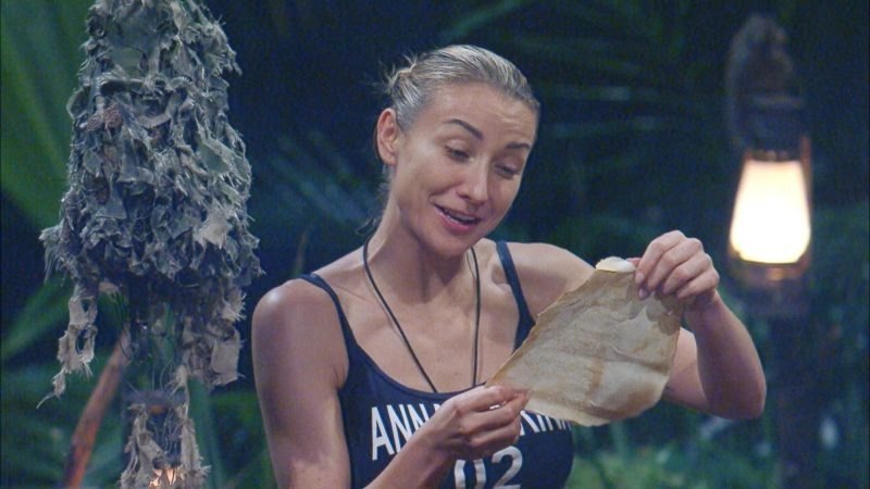Anna-Carina Woitschack verlässt das Dschungelcamp