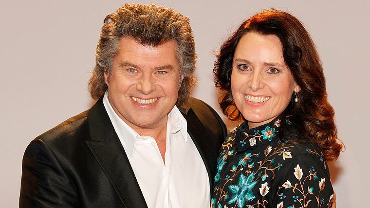 Seit 1992 sind Andy Borg und Birgit Borg ein Paar, am 30.07.1999 heirateten die beiden. Dabei unterstützt Birgit ihren Mann nicht nur als Eh…